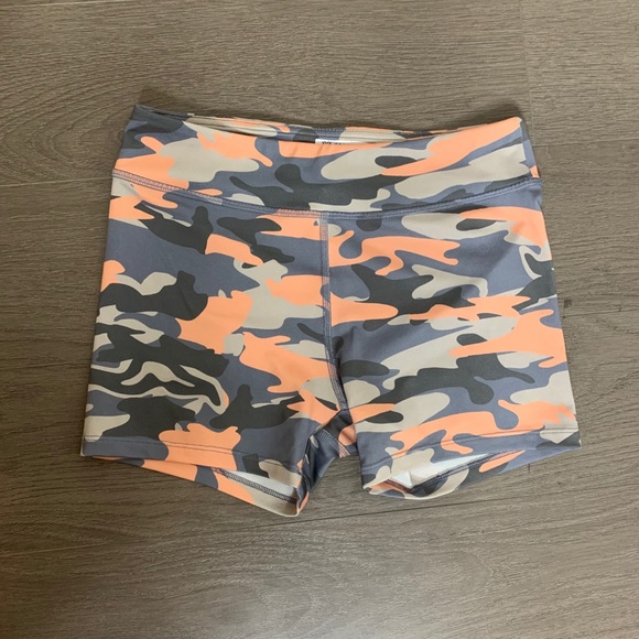 Forever 21 workout spandex shorts - Picture 3 of 4